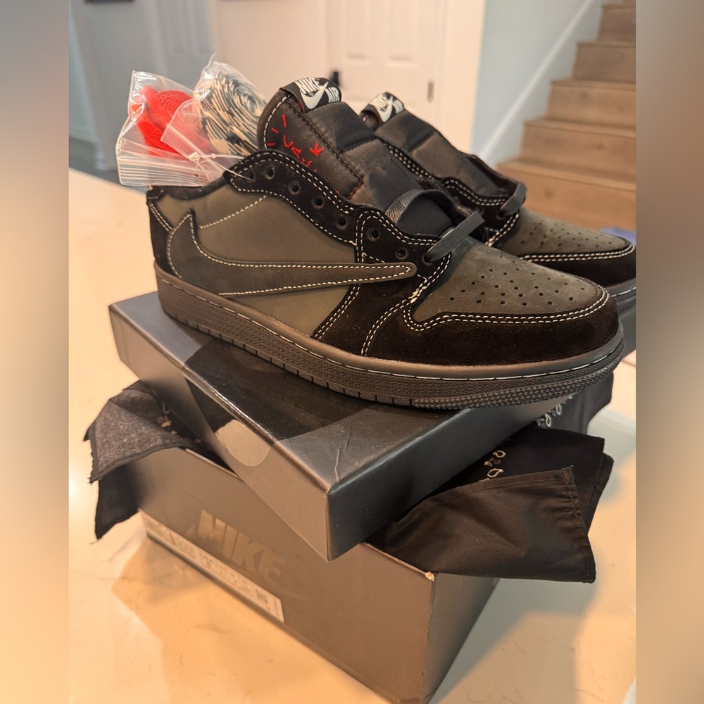 Travis Scott Jordan 1 Low phantom black Sz 8 men’s
